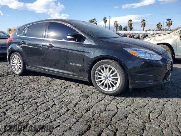 2014 Ford Focus Electric z VIN 1FADP3R46EL311822, wystawiony jako Copart lot #87134034 z przebiegiem 67 235 mil mil oraz Czysty tytuł • Clean title. Historia ofert i sprzedaży dostępna na DreamBid. Obrazek 4.