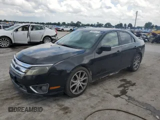 2010 Ford Fusion SE z VIN 3FAHP0HG8AR267409, wystawiony jako Copart lot #65061745 z przebiegiem 153 345 mil mil oraz Czysty tytuł • Clean title. Historia ofert i sprzedaży dostępna na DreamBid. Obrazek 1.