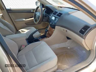 2005 Honda Accord EX z VIN 1HGCM56725A157034, wystawiony jako IAAI lot #42402809 z przebiegiem 108 936 mil mil oraz . Historia ofert i sprzedaży dostępna na DreamBid. Obrazek 5.