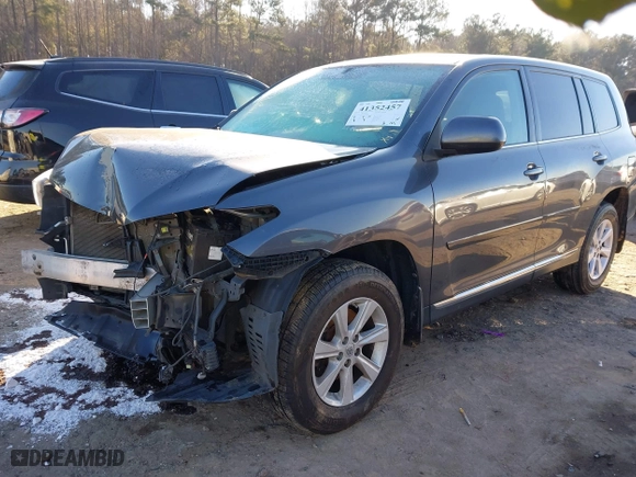 2013 Toyota Highlander with VIN 5TDBK3EH9DS214328, listed as a IAAI auction lot 41352457 with 283,474 mi miles. Bid and sale history available at carsss.com. Image 18.