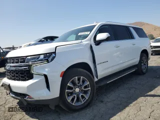 2022 Chevrolet Suburban LS z VIN 1GNSKBKD1NR230834, wystawiony jako Copart lot #69128474 z przebiegiem 38 054 mil mil oraz Szkoda całkowita • Salvage title. Historia ofert i sprzedaży dostępna na DreamBid. Obrazek 1.