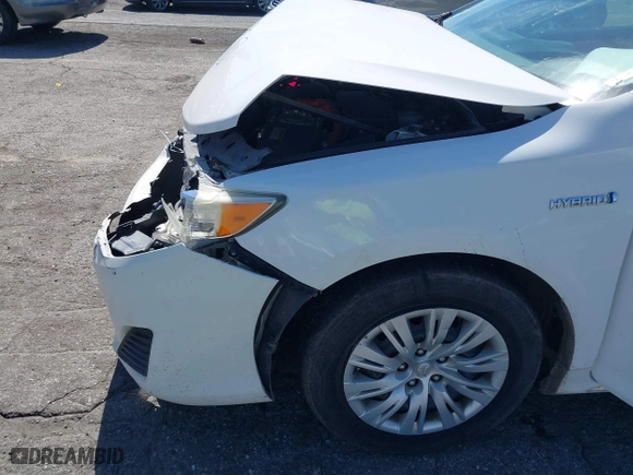 2014 Toyota Camry Hybrid LE with VIN 4T1BD1FK5EU135465, listed as a IAAI auction lot 41713264 with 158,750 mi miles. Bid and sale history available at carsss.com. Image 16.