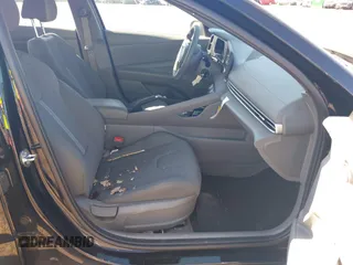 2024 Hyundai Elantra SE with VIN KMHLL4DGXRU729403, listed as a IAAI auction lot 42309484 with 17,252 mi miles and . Bid and sale history available at DreamBid. Image 5.