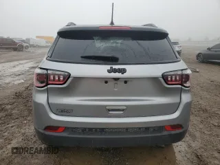 2022 Jeep Compass Latitude with VIN 3C4NJCBB1NT167139, listed as a Copart auction lot 85281964 with 43,990 mi miles and Salvage Title. Bid and sale history available at carsss.com. Image 6.