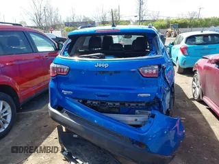 2022 Jeep Compass Latitude with VIN 3C4NJCBB9NT214210, listed as a IAAI auction lot 42039517 with 25,062 mi miles and . Bid and sale history available at carsss.com. Image 17.