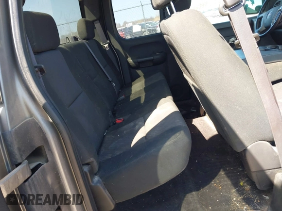 2013 GMC Sierra 1500 SLE z VIN 1GTR2VE74DZ105579, wystawiony jako IAAI lot #42101936 z przebiegiem 139 264 mil mil oraz . Historia ofert i sprzedaży dostępna na DreamBid. Obrazek 8.