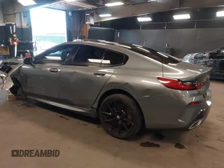 2024 BMW 8 Series 840i z VIN WBAGV4C07RCP08452, wystawiony jako IAAI lot #42195950 z przebiegiem 11 860 mil mil oraz . Historia ofert i sprzedaży dostępna na DreamBid. Obrazek 3.