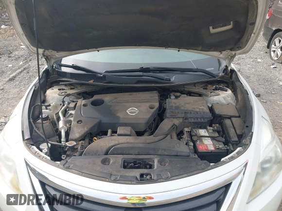 2014 Nissan Altima SV with VIN 1N4AL3AP7EC113058, listed as a IAAI auction lot 42077353 with 216,015 mi miles and . Bid and sale history available at DreamBid. Image 10.