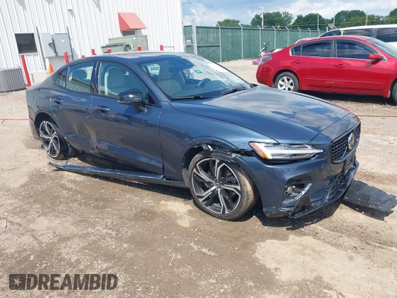 2024 Volvo S60 Plus Dark Theme z VIN 7JRL12TLXRG294640, wystawiony jako IAAI lot #42207466 z przebiegiem 23 304 mil mil oraz . Historia ofert i sprzedaży dostępna na DreamBid. Obrazek 1.