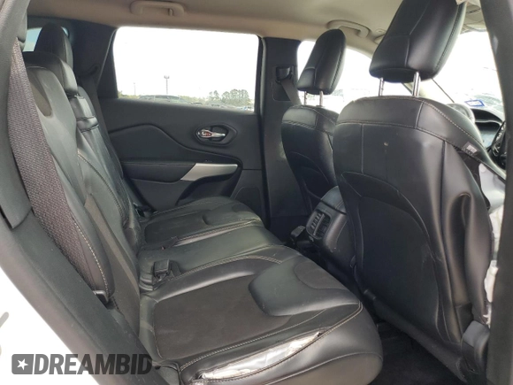 2018 Jeep Cherokee Latitude Plus with VIN 1C4PJLLXXJD524448, listed as a Copart auction lot 82211314 with 0 mi miles and Non Repairable. Bid and sale history available at carsss.com. Image 11.