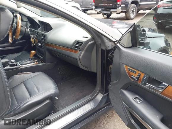 2013 Mercedes-Benz E 350 с VIN WDDKK5KF3DF185509, выставлен на аукционе IAAI как лот 42371512 с пробегом 152 462 миль миль и . История ставок и продаж доступна на DreamBid. Изображение 5.