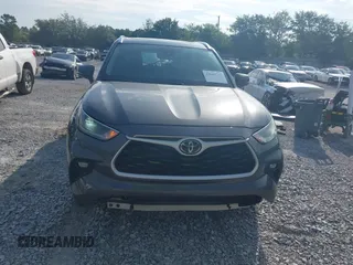 2021 Toyota Highlander XLE with VIN 5TDGZRAH4MS532366, listed as a IAAI auction lot 42603712 with 128,861 mi miles and . Bid and sale history available at DreamBid. Image 13.