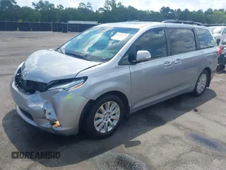 2015 Toyota Sienna XLE with VIN 5TDYK3DC5FS685735, listed as a IAAI auction lot 42139229 with 87,694 mi miles and . Bid and sale history available at DreamBid. Image 2.