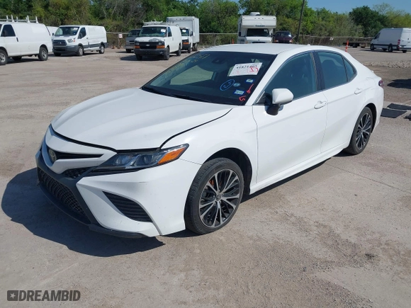 2020 Toyota Camry SE with VIN 4T1G11AK5LU930924, listed as a IAAI auction lot 41821405 with 89,554 mi miles. Bid and sale history available at carsss.com. Image 18.