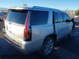 2019 Cadillac Escalade Luxury with VIN 1GYS4BKJ7KR273167, listed as a IAAI auction lot 41206905 with 81,216 mi miles. Bid and sale history available at carsss.com. Image 4.