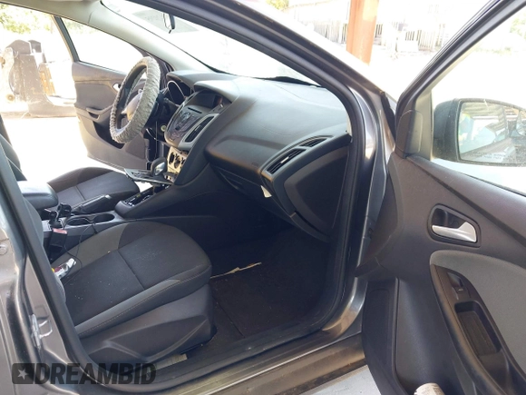 2013 Ford Focus SE with VIN 1FADP3K2XDL265306, listed as a IAAI auction lot 42029295 with 84,076 mi miles. Bid and sale history available at carsss.com. Image 5.