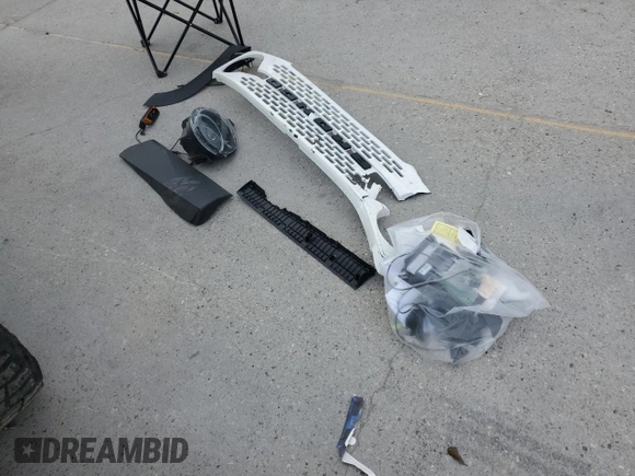 2022 Ford Bronco with VIN 1FMDE5AHXNLB04386, listed as a Copart auction lot 43872315 with Not provided miles and Salvage title. Bid and sale history available at DreamBid. Image 13.