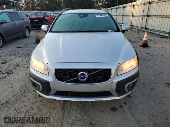 2015 Volvo XC70 T5 Drive-E Premier with VIN YV440MBK2F1230453, listed as a Copart auction lot 44231365 with 107,726 mi miles and Clean Title. Bid and sale history available at DreamBid. Image 5.