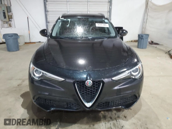 2018 Alfa Romeo Stelvio z VIN ZASFAKAN1J7B92901, wystawiony jako Copart lot #56943405 z przebiegiem 78 444 mil mil oraz Czysty tytuł • Clean title. Historia ofert i sprzedaży dostępna na DreamBid. Obrazek 5.