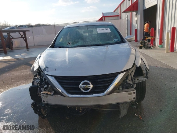 2018 Nissan Altima 2.5 SL with VIN 1N4AL3AP5JC264698, listed as a IAAI auction lot 41018548 with 84,197 mi miles. Bid and sale history available at carsss.com. Image 6.