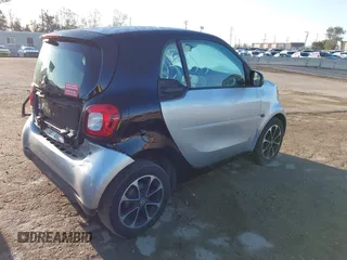 2016 Smart fortwo Passion with VIN WMEFJ5DA4GK068289, listed as a IAAI auction lot 41966659 with 155,009 mi miles and . Bid and sale history available at DreamBid. Image 4.