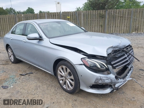 2018 Mercedes-Benz E 300 with VIN WDDZF4KB3JA385504, listed as a IAAI auction lot 42340289 with 15,336 mi miles and . Bid and sale history available at DreamBid. Image 1.