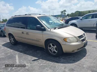 2001 Dodge Caravan ES with VIN 2B8GP54L51R198959, listed as a IAAI auction lot 41941050 with 208,396 mi miles and . Bid and sale history available at carsss.com. Image 1.