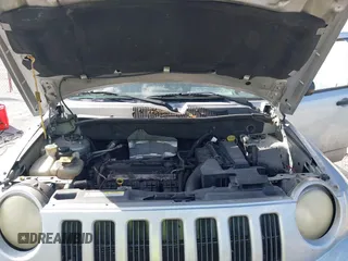 2007 Jeep Compass Sport with VIN 1J8FT47W57D185807, listed as a IAAI auction lot 41700283 with 194,339 mi miles. Bid and sale history available at carsss.com. Image 10.
