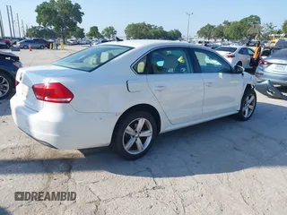 2012 Volkswagen Passat SE с VIN 1VWBP7A31CC085002, выставлен на аукционе IAAI как лот 42318915 с пробегом Не указан миль и . История ставок и продаж доступна на DreamBid. Изображение 4.