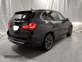 2017 BMW X5 xDrive35i z VIN 5UXKR0C30H0V79957, wystawiony jako Copart lot #57825565 z przebiegiem 42 146 mil mil oraz Czysty tytuł • Clean title. Historia ofert i sprzedaży dostępna na DreamBid. Obrazek 4.