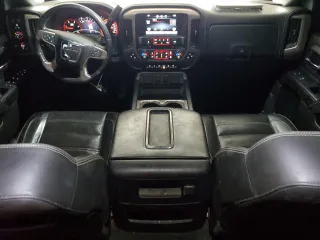 2015 GMC Sierra 3500HD Denali z VIN 1GT424E85FF130203, wystawiony jako Copart lot #84489854 z przebiegiem 211 289 mil mil oraz Szkoda całkowita • Salvage title. Historia ofert i sprzedaży dostępna na DreamBid. Obrazek 8.