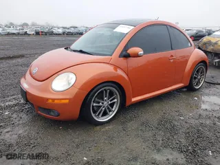 2010 Volkswagen New Beetle Coupe with VIN 3VWRG3AG3AM024689, listed as a IAAI auction lot 41037756 with 102,180 mi miles. Bid and sale history available at carsss.com. Image 19.