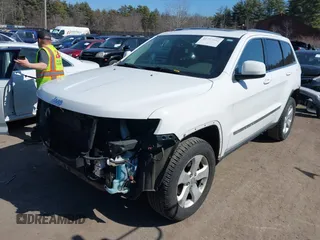2013 Jeep Grand Cherokee Laredo with VIN 1C4RJFAG5DC615103, listed as a IAAI auction lot 41797862 with 117,450 mi miles. Bid and sale history available at carsss.com. Image 17.
