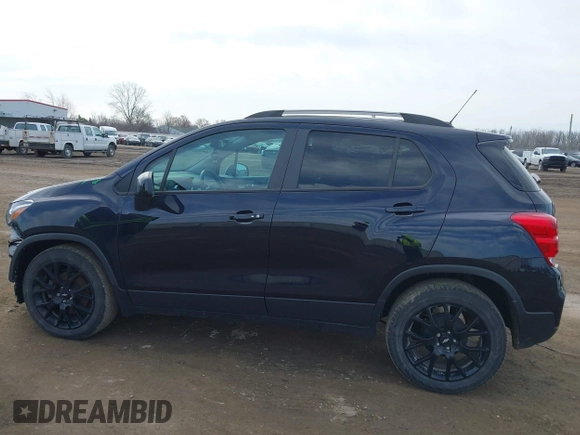 2021 Chevrolet Trax LT with VIN KL7CJLSB0MB322817, listed as a IAAI auction lot 41843233 with 46,947 mi miles. Bid and sale history available at carsss.com. Image 14.