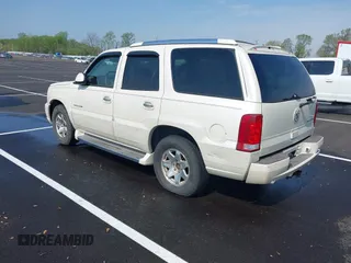 2005 Cadillac Escalade z VIN 1GYEC63T55R114823, wystawiony jako IAAI lot #41931065 z przebiegiem Nie podano mil oraz . Historia ofert i sprzedaży dostępna na DreamBid. Obrazek 3.