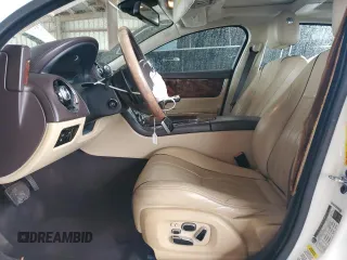 2013 Jaguar XJ Portfolio с VIN SAJWJ2GD4D8V47695, выставлен на аукционе Copart как лот 44997315 с пробегом 195 810 миль миль и Списание • Salvage title. История ставок и продаж доступна на DreamBid. Изображение 7.