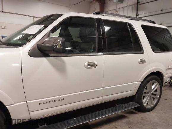 2016 Ford Expedition Platinum с VIN 1FMJU1MT2GEF27226, выставлен на аукционе IAAI как лот 41303801 с пробегом 150 003 миль миль и . История ставок и продаж доступна на DreamBid. Изображение 15.