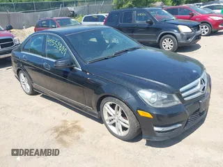 2013 Mercedes-Benz C 300 Sport с VIN WDDGF8AB0DR272759, выставлен на аукционе IAAI как лот 42552827 с пробегом 186 057 миль миль и . История ставок и продаж доступна на DreamBid. Изображение 1.