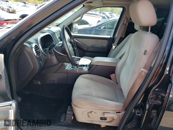 2008 Ford Explorer XLT with VIN 1FMEU63E58UA68508, listed as a Copart auction lot 71561004 with 164,872 mi miles and Non Repairable. Bid and sale history available at carsss.com. Image 7.