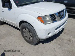 2007 Nissan Pathfinder SE z VIN 5N1AR18W07C642568, wystawiony jako IAAI lot #41818452 z przebiegiem 141 336 mil mil oraz . Historia ofert i sprzedaży dostępna na DreamBid. Obrazek 6.