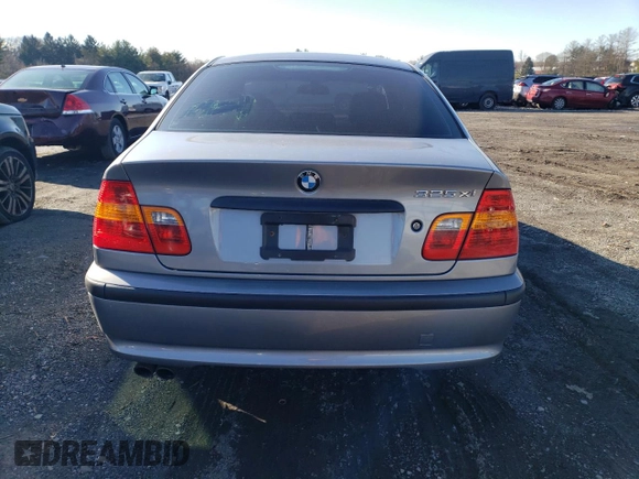 2004 BMW 3 Series 325xi with VIN WBAEU33404PR09229, listed as a Copart auction lot 84019224 with 121,012 mi miles and Salvage Title. Bid and sale history available at carsss.com. Image 6.