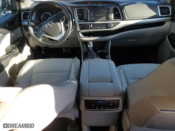 2018 Toyota Highlander LE with VIN 5TDBZRFH3JS860506, listed as a Copart auction lot 87349234 with 56,242 mi miles and Salvage Title. Bid and sale history available at carsss.com. Image 8.