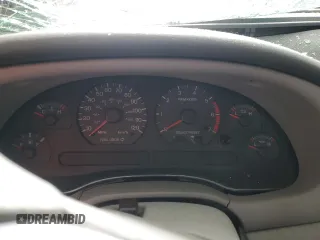 2003 Ford Mustang Standard z VIN 1FAFP40433F371497, wystawiony jako Copart lot #58476325 z przebiegiem Nie podano mil oraz Szkoda całkowita • Salvage title. Historia ofert i sprzedaży dostępna na DreamBid. Obrazek 9.