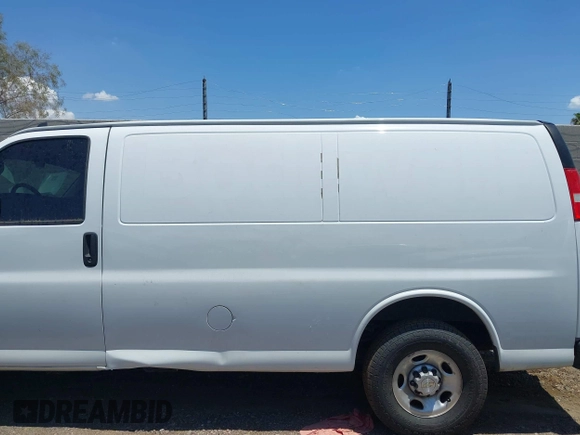 2021 Chevrolet Express Cargo z VIN 1GCWGAFP1M1235250, wystawiony jako IAAI lot #42678056 z przebiegiem 46 536 mil mil oraz . Historia ofert i sprzedaży dostępna na DreamBid. Obrazek 14.