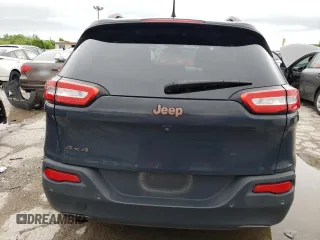 2016 Jeep Cherokee Latitude with VIN 1C4PJMCB2GW250413, listed as a Copart auction lot 59490355 with 122,332 mi miles and Clean title. Bid and sale history available at DreamBid. Image 6.