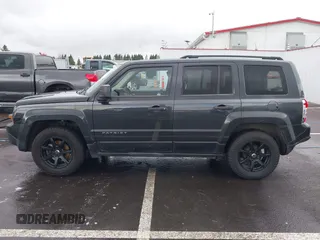 2011 Jeep Patriot Latitude with VIN 1J4NT1GA6BD114558, listed as a IAAI auction lot 41480698 with 199,006 mi miles and . Bid and sale history available at DreamBid. Image 14.