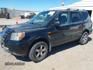 2008 Honda Pilot EX-L with VIN 5FNYF18598B027783, listed as a IAAI auction lot 41872532 with 225,562 mi miles. Bid and sale history available at carsss.com. Image 2.