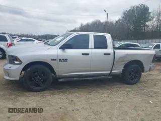 2018 Ram 1500 Tradesman z VIN 1C6RR7FT7JS204931, wystawiony jako IAAI lot #41520204 z przebiegiem 157 398 mil mil oraz . Historia ofert i sprzedaży dostępna na DreamBid. Obrazek 6.