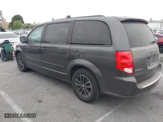 2017 Dodge Grand Caravan GT with VIN 2C4RDGEG5HR761229, listed as a IAAI auction lot 42029422 with 211,600 mi miles. Bid and sale history available at carsss.com. Image 3.