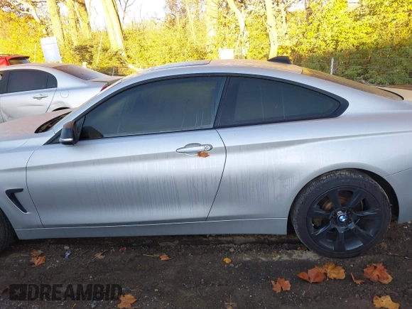 2015 BMW 4 Series 435i xDrive z VIN WBA3R5C5XFK371491, wystawiony jako IAAI lot #40755251 z przebiegiem 122 181 mil mil oraz . Historia ofert i sprzedaży dostępna na DreamBid. Obrazek 14.